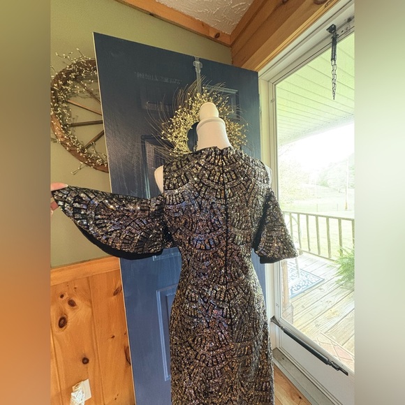 Vince Camuto Black,Gold & Silver Cold Shoulder Sheath Dress. Women’s size 6 - Picture 7 of 13